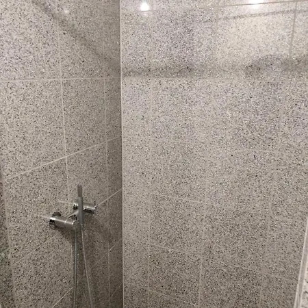 Stort Og Dejligt Vaerelse Med Privat Bad *