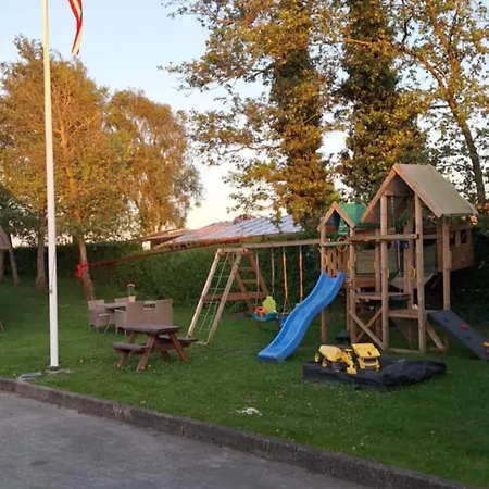 Stort Og Dejligt Vaerelse Med Privat Bad Проживание в семье *